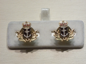 Royal Navy Crown and Anchor enamelled cufflinks - Click Image to Close